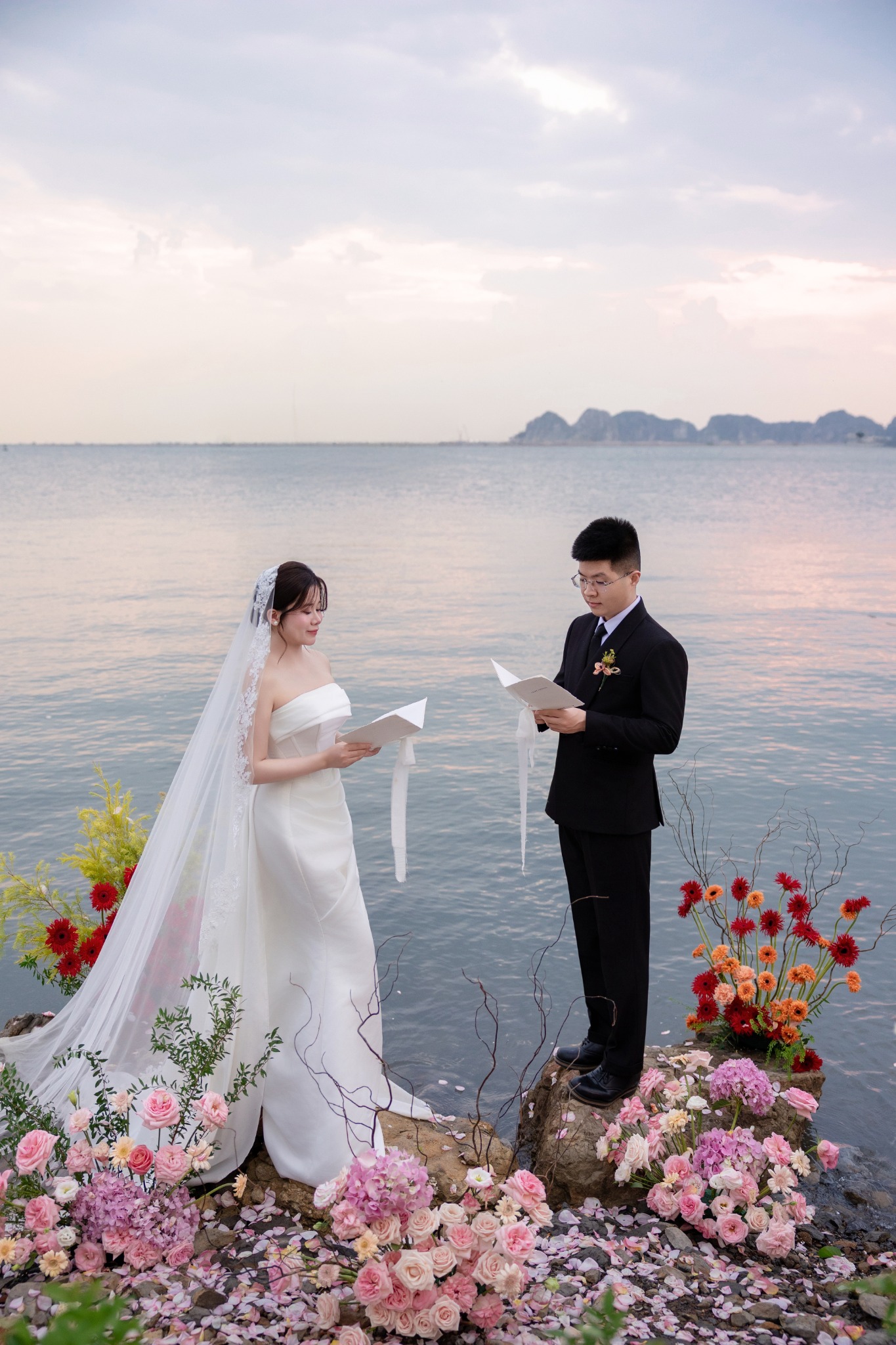 Cô dâu chú rể đọc lời nguyện ước